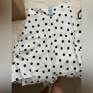 Ann Taylor 00 petite polka dot skirt. White.